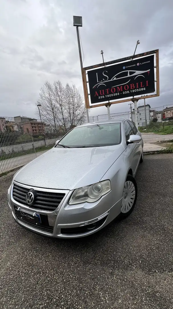 Volkswagen Passat 2.0 tdi Comfortline dpf neopatentati Argento - 1