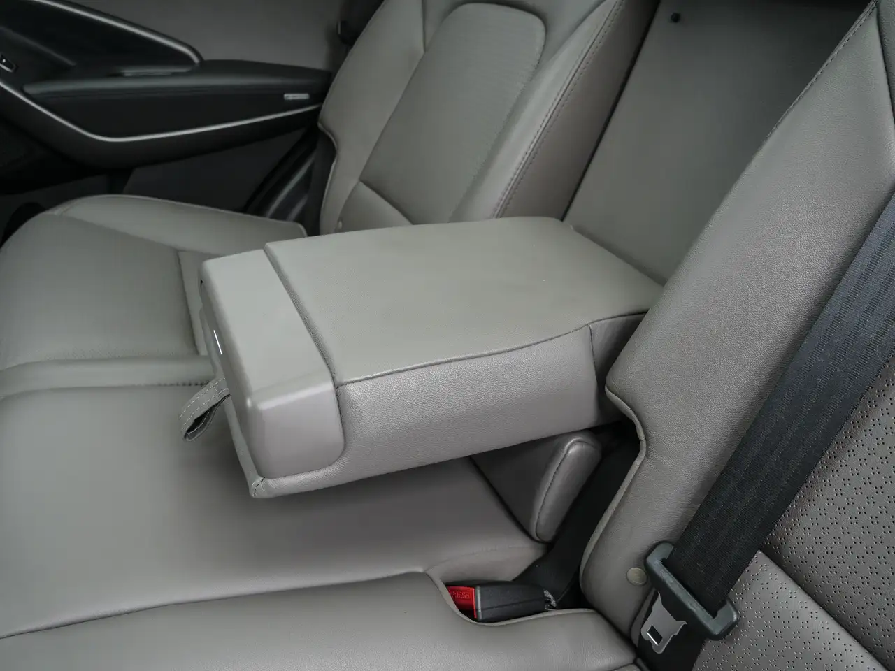 Hyundai SANTA FE снимка Hyundai SANTA FE