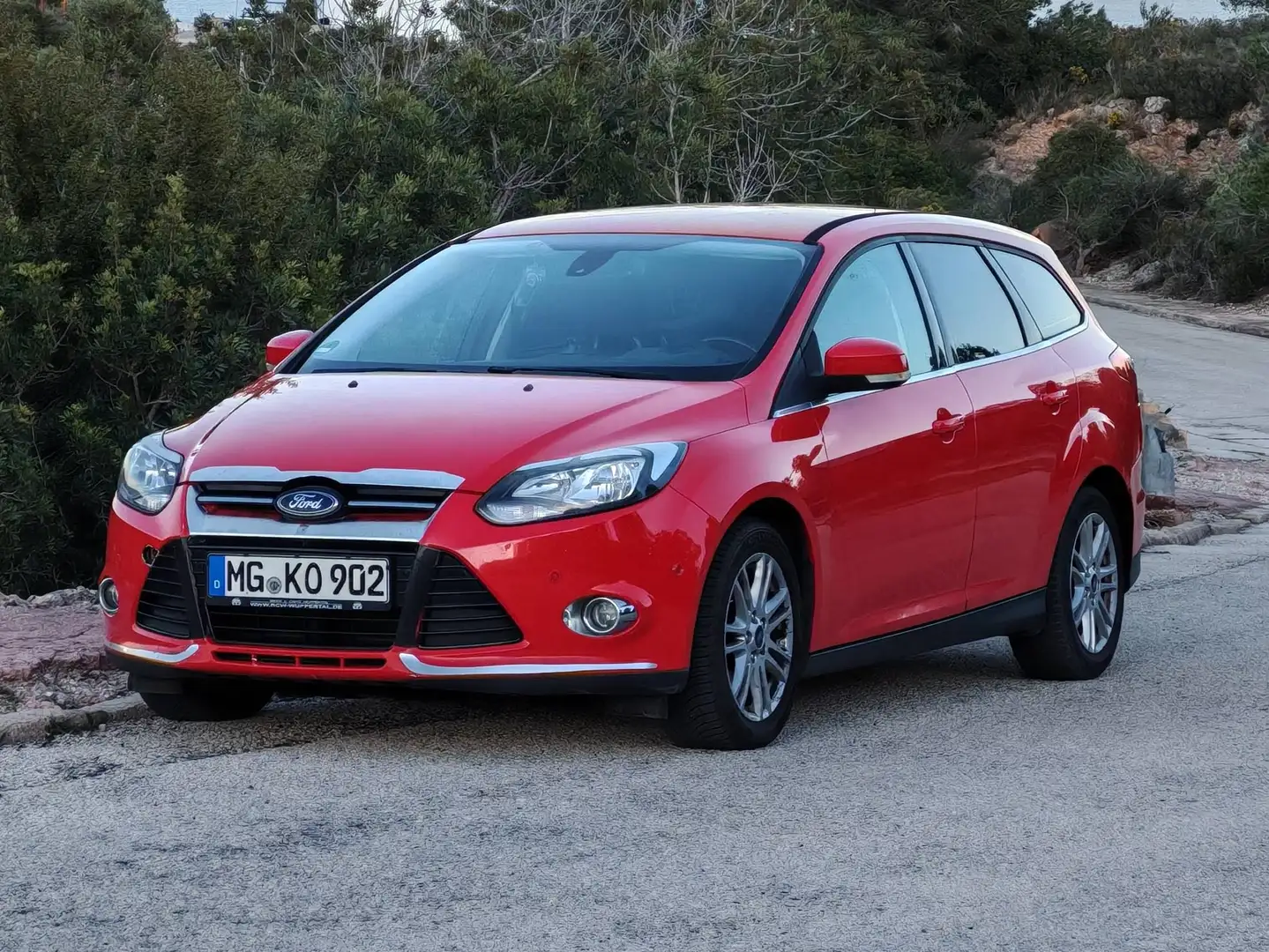 Ford Focus Titanium 2.0 140 Rojo - 2