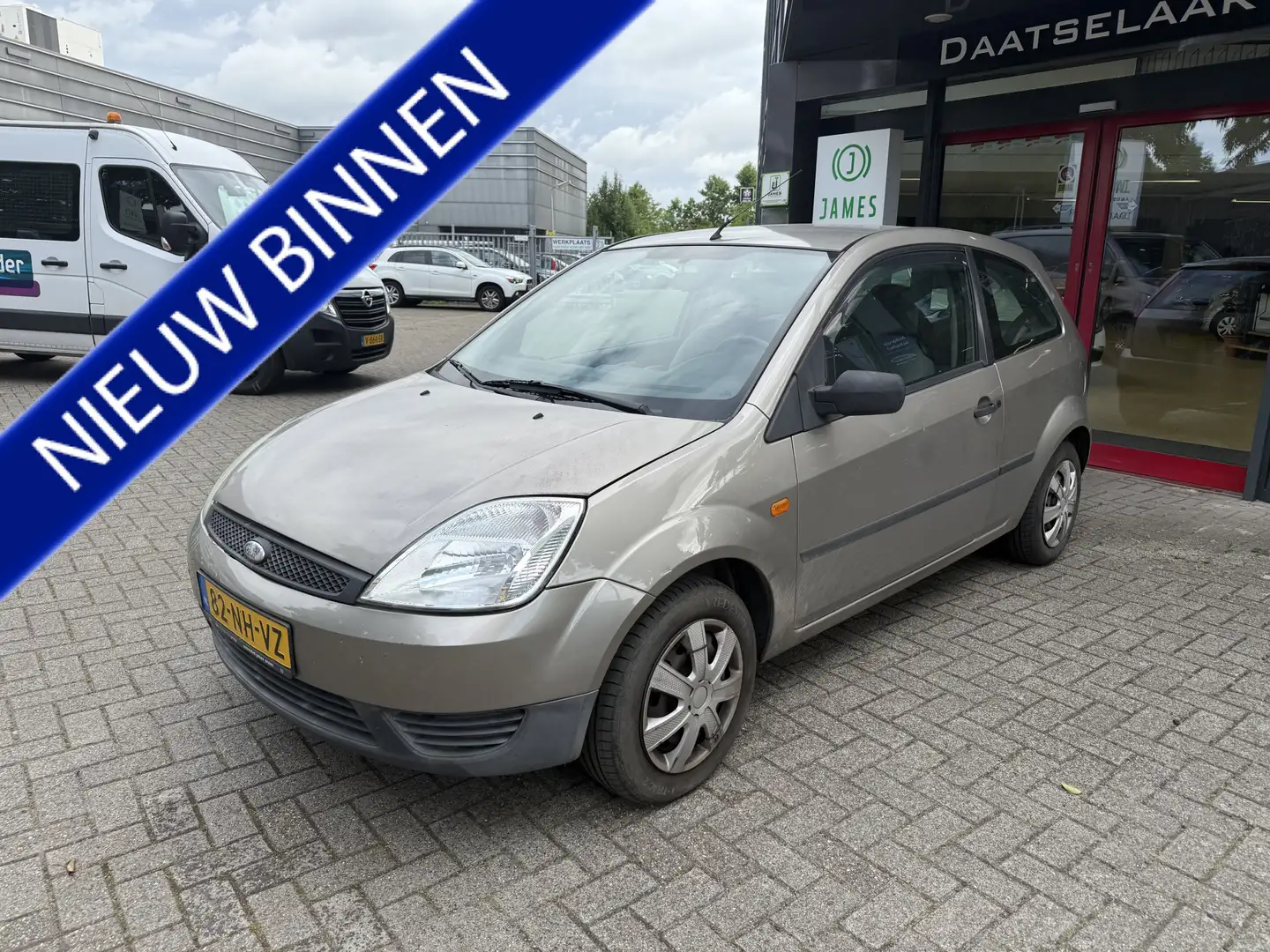Ford Fiesta 1.25-16V Core Gris - 1