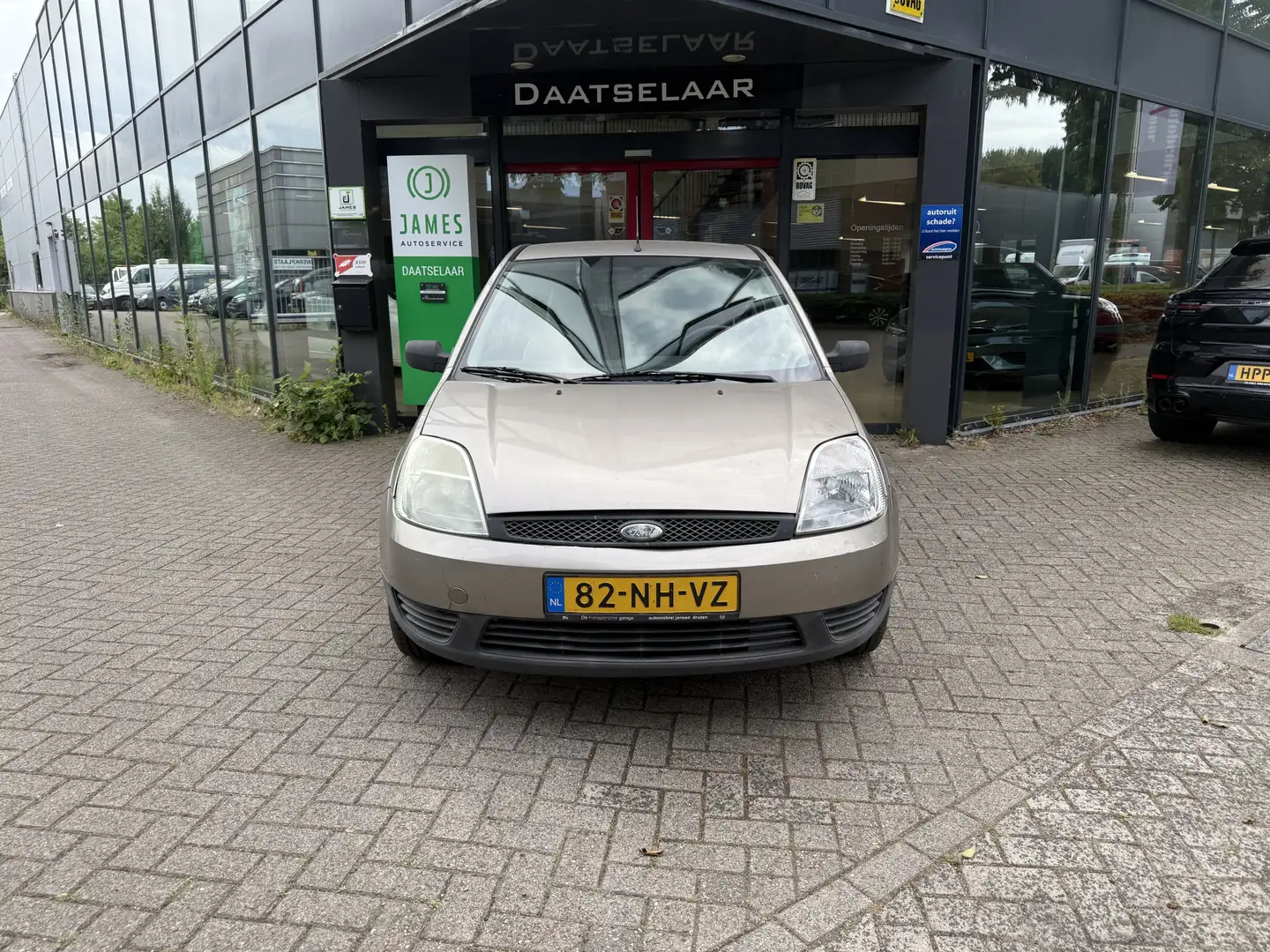 Ford Fiesta 1.25-16V Core Gris - 2
