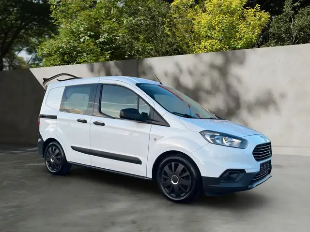 Ford Transit Courier /5 Sitzer/2x Schiebetür/Klima