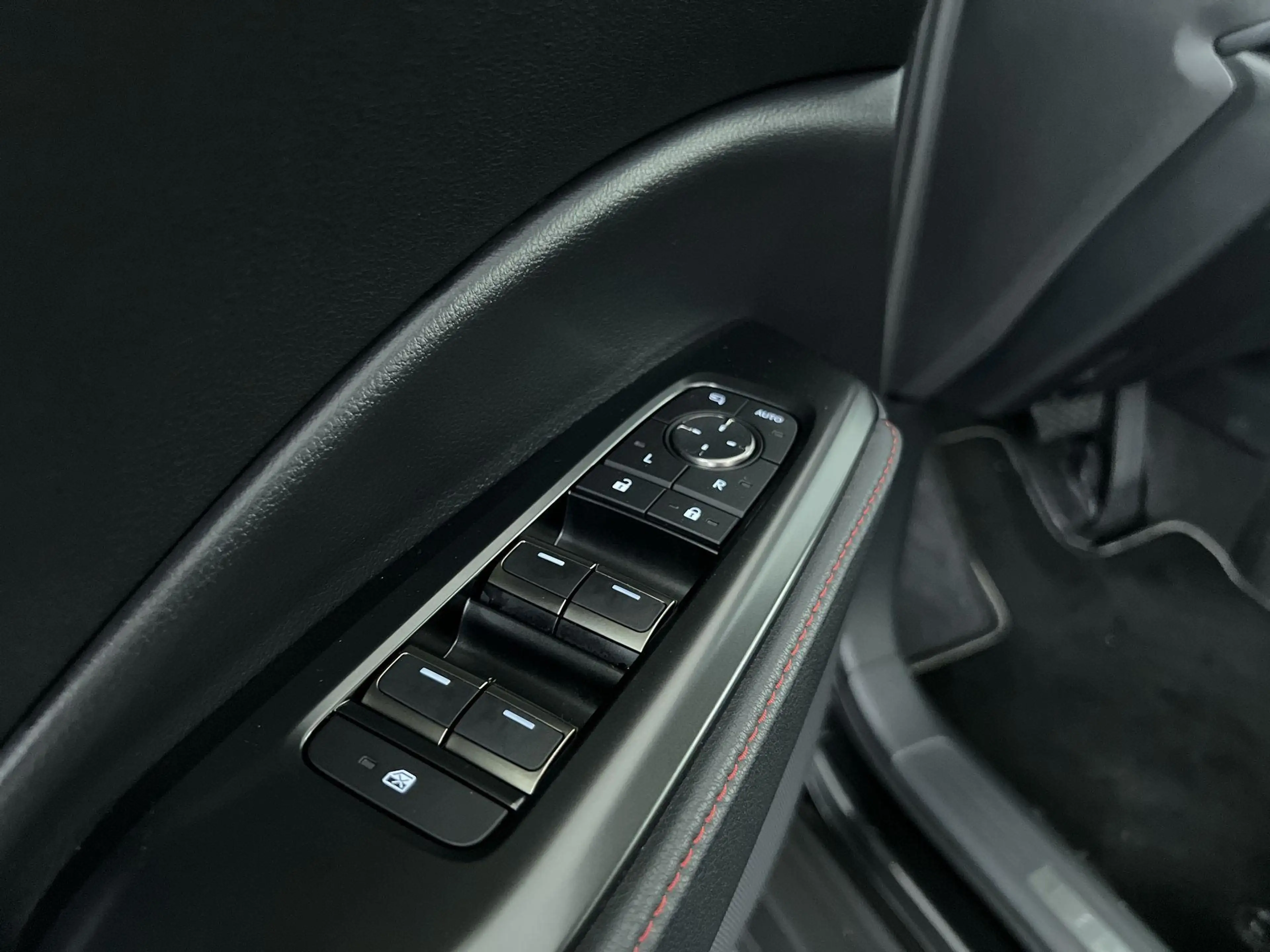Lexus LBX 1.5 Elegant 2WD — photo 12