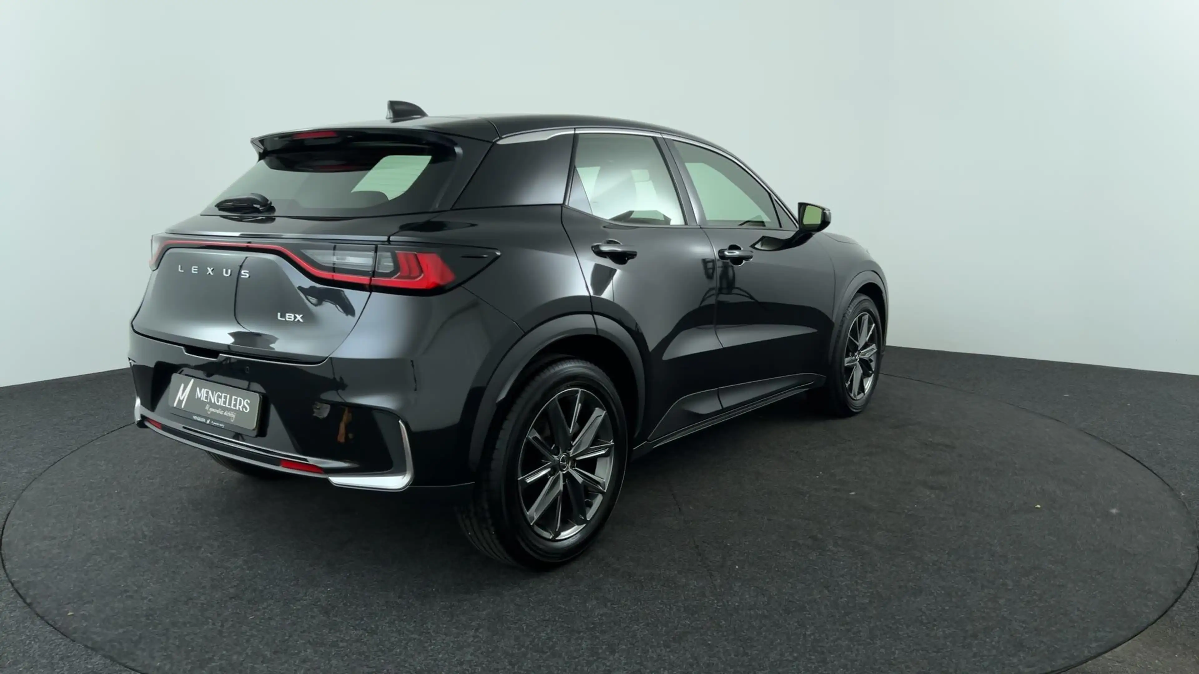 Lexus LBX 1.5 Elegant 2WD — photo 5