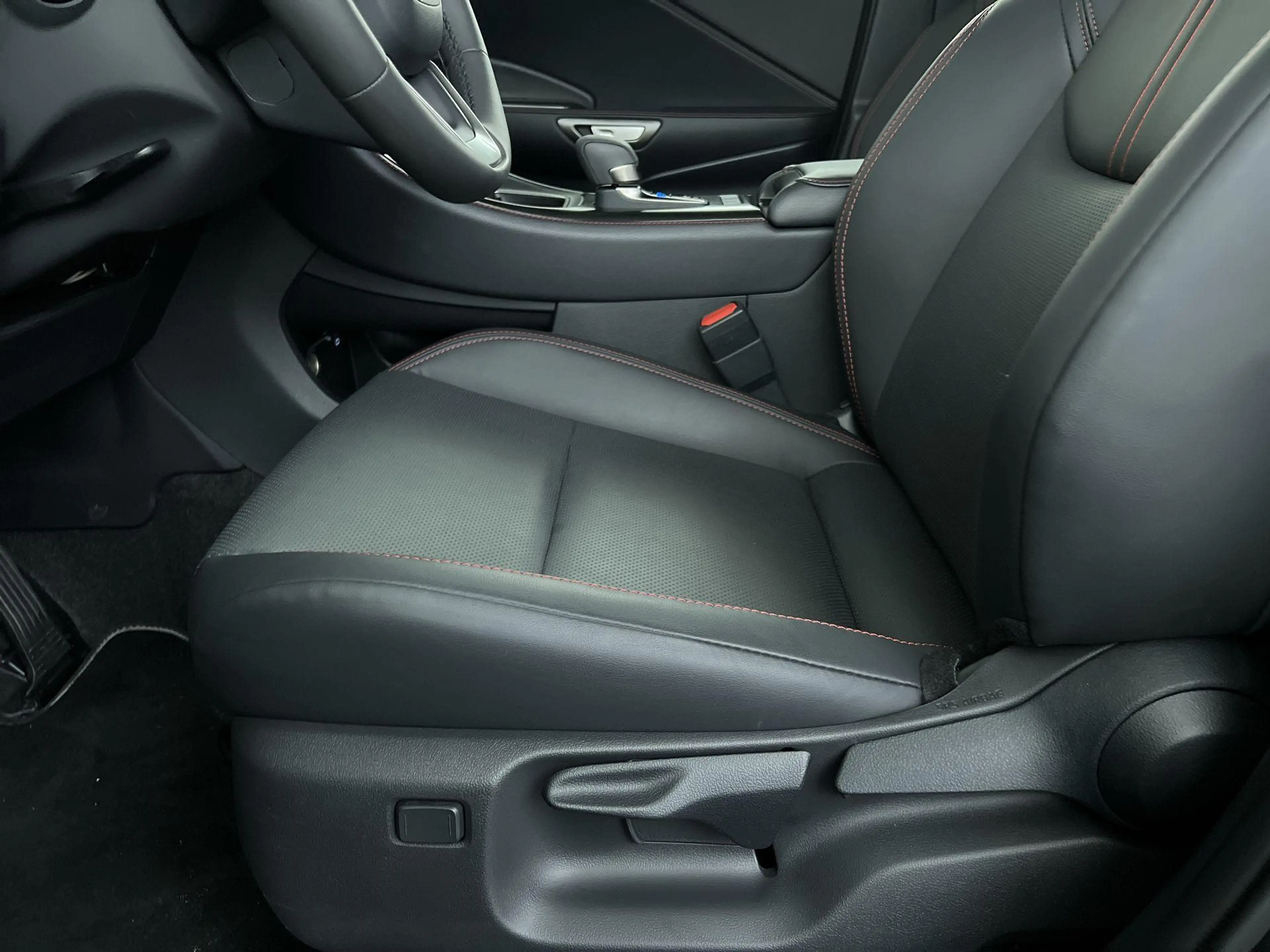 Lexus LBX 1.5 Elegant 2WD — photo 13