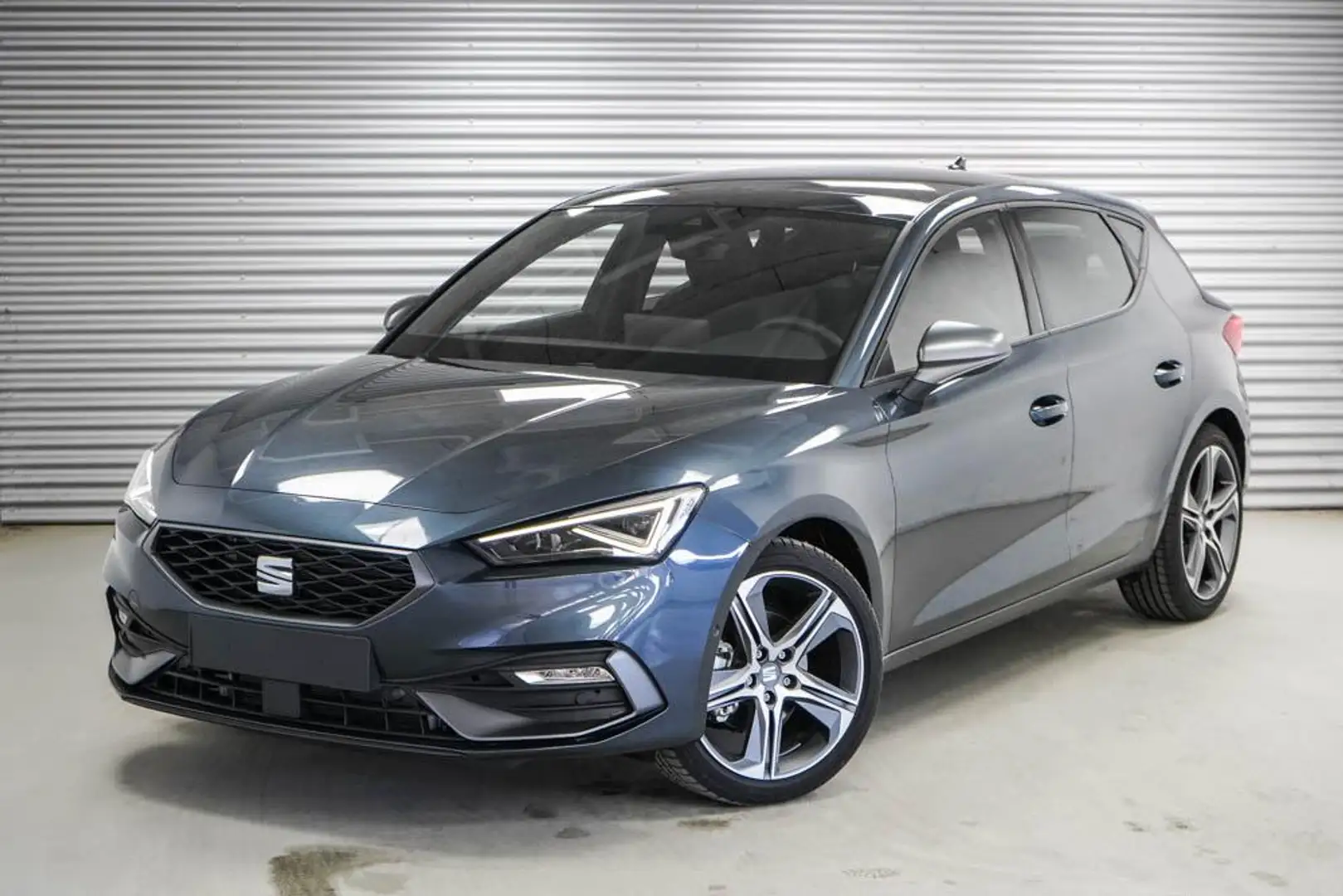 SEAT Leon 1,5 eTSI DSG FR - LAGER 110 kW (150 PS), Automatik Grau - 1