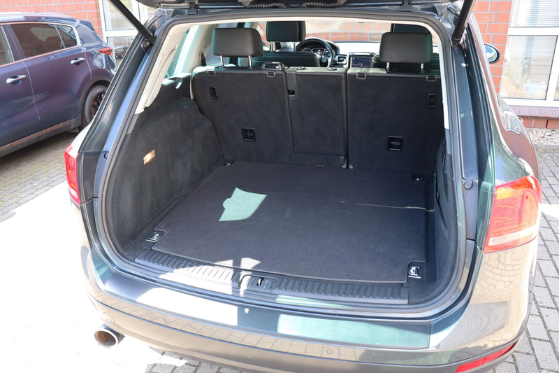 Volkswagen Touareg V6 3.0 TDI BMT Terrain Tech Leder Pano — photo 11