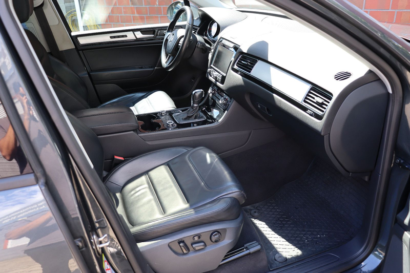 Volkswagen Touareg V6 3.0 TDI BMT Terrain Tech Leder Pano — photo 13