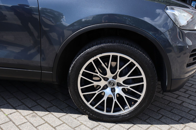 Volkswagen Touareg V6 3.0 TDI BMT Terrain Tech Leder Pano — photo 5