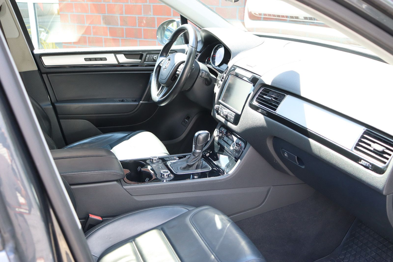 Volkswagen Touareg V6 3.0 TDI BMT Terrain Tech Leder Pano — photo 14