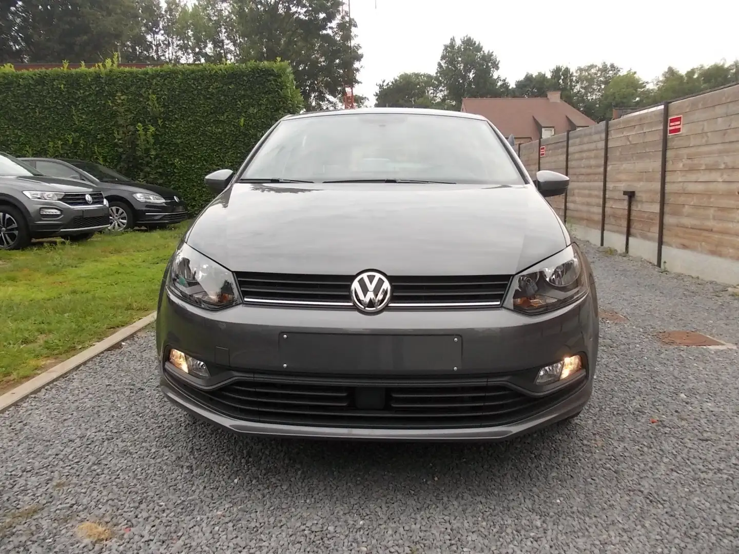 Volkswagen Polo Polo 1.0 Trendline  9600 Km !!!! Grijs - 2