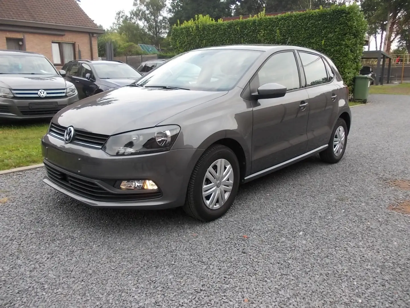 Volkswagen Polo Polo 1.0 Trendline  9600 Km !!!! Grijs - 1