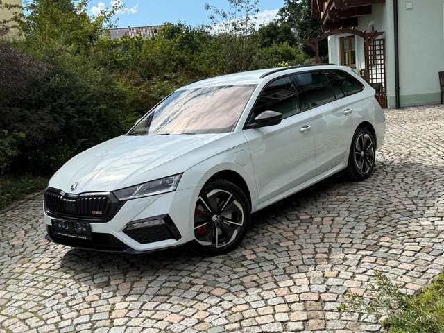 Imagine Skoda Octavia Combi RS iV DSG / Navi / ACC / AHK