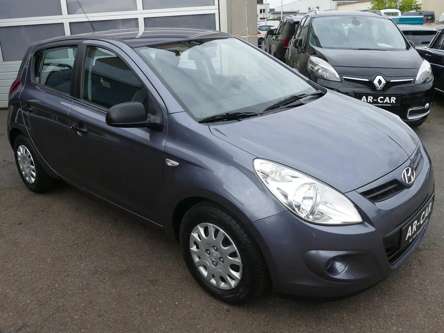Hyundai i20 1.2 Classic Klima Radio CD Isofix HU/AU NEU Grau - 2