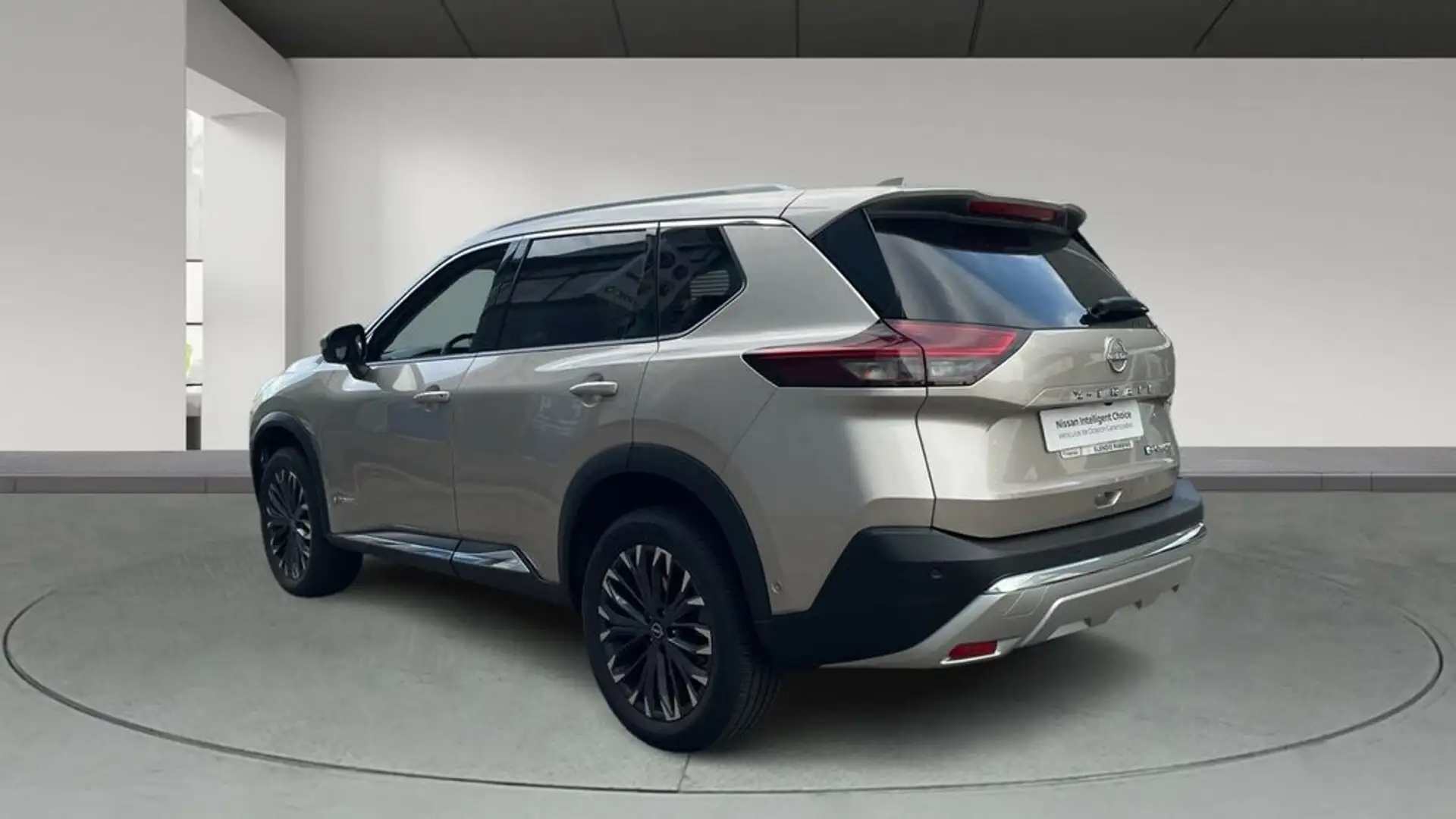 Nissan X-Trail 1.5 HEV E-POWER 204 TEKNA 204 5P Plateado - 2