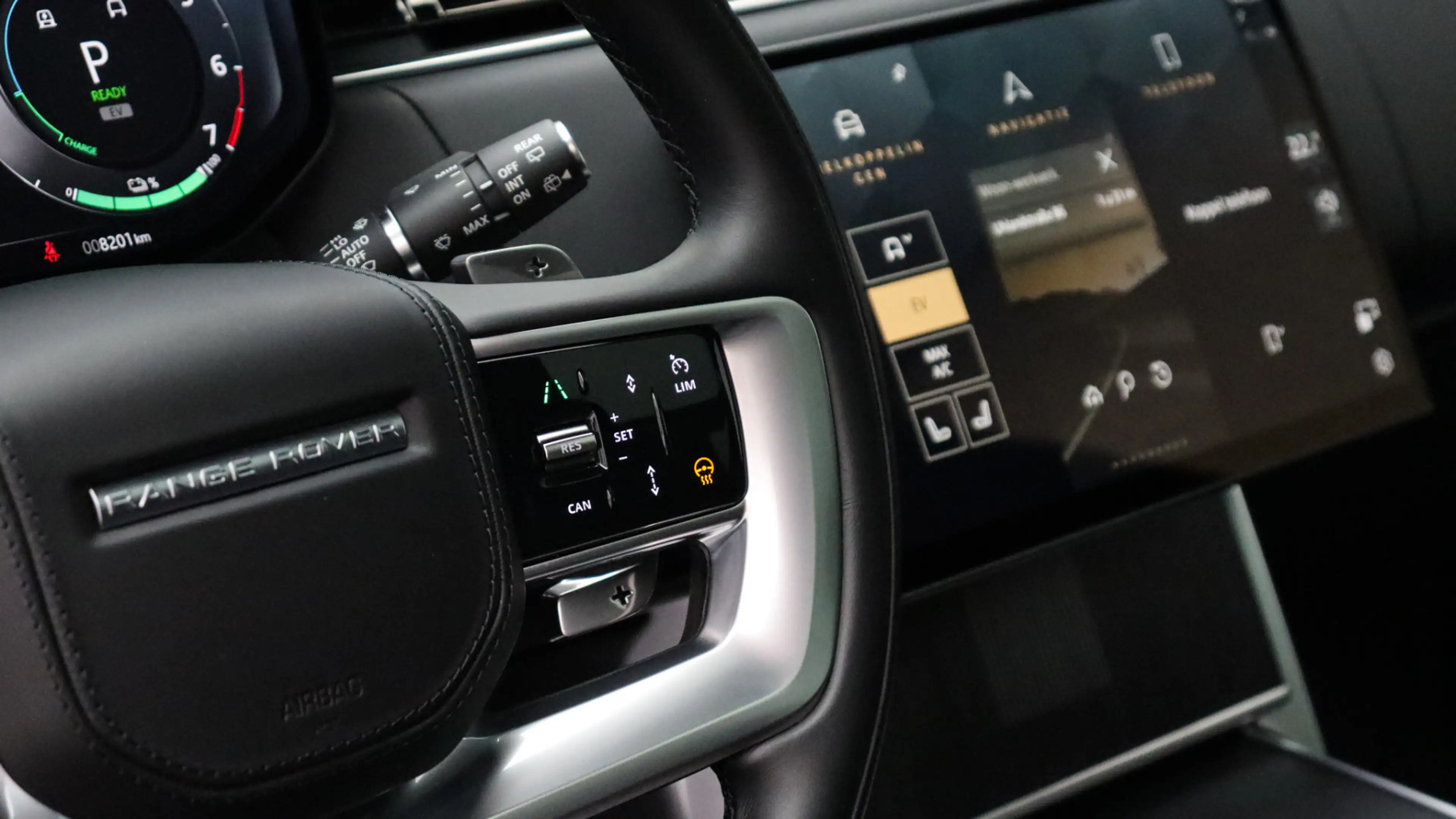 Land Rover Range Rover P550e Autobiography | Meridian Signature | Head-up — photo 34