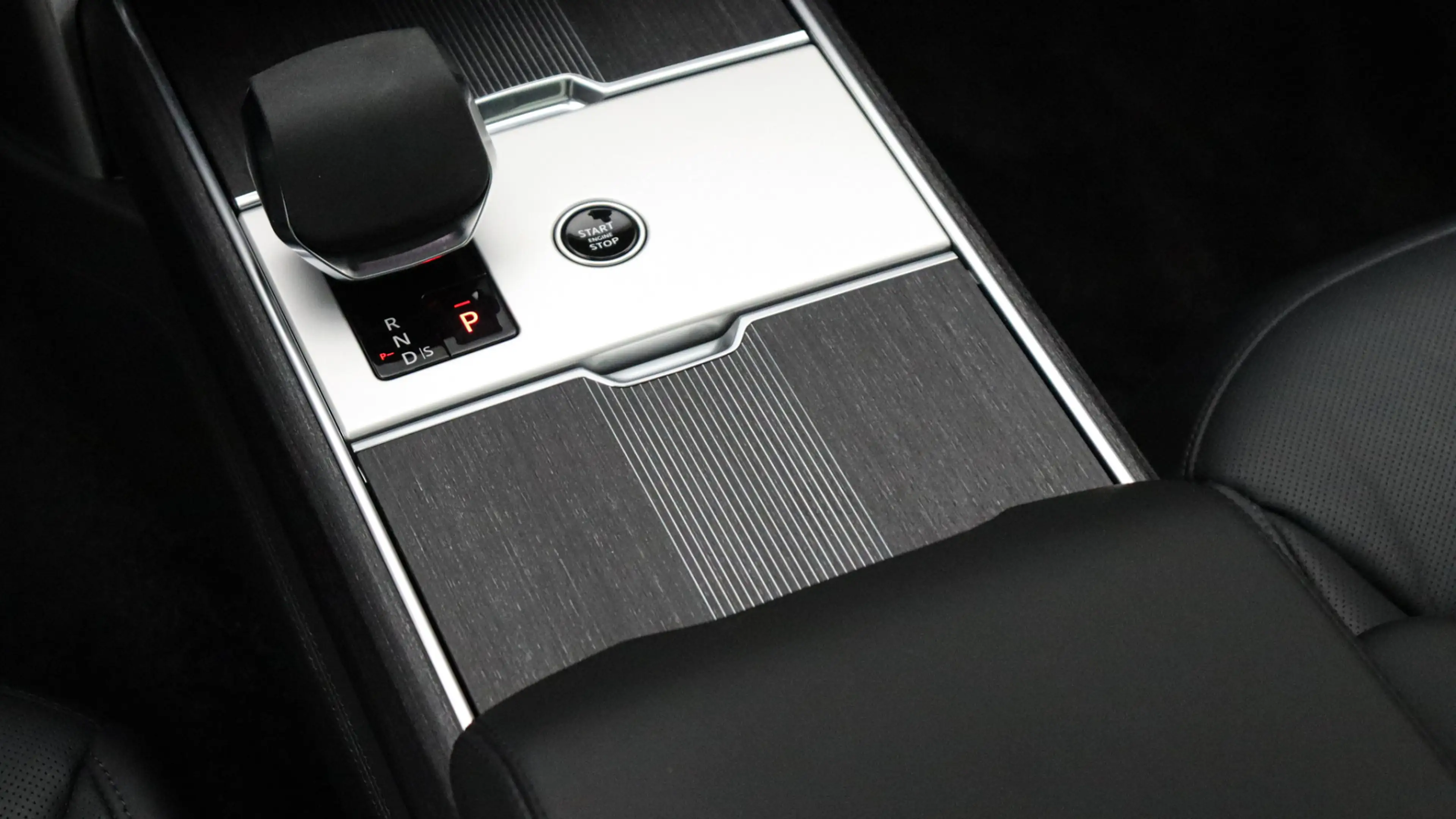 Land Rover Range Rover P550e Autobiography | Meridian Signature | Head-up — photo 22