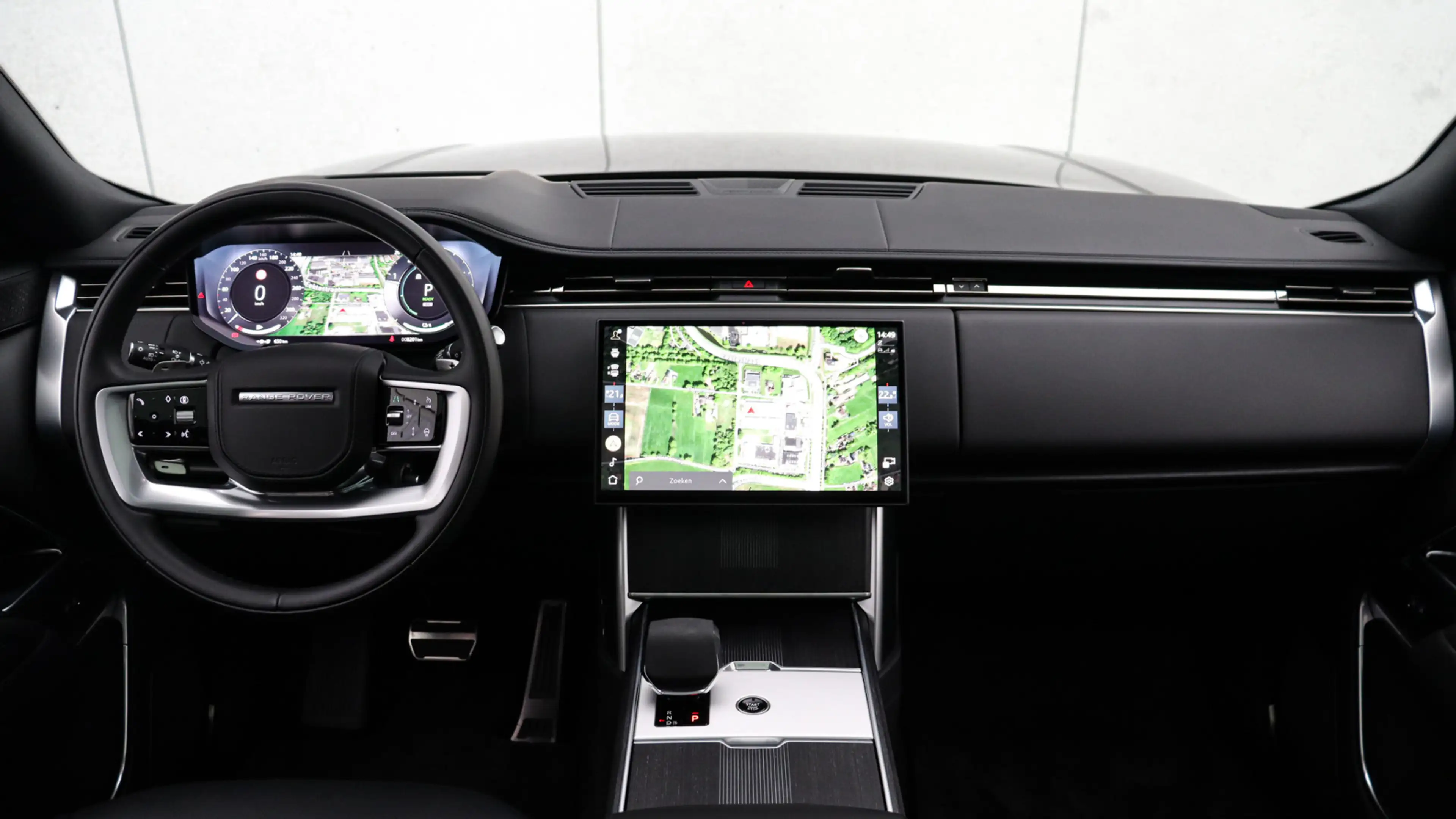 Land Rover Range Rover P550e Autobiography | Meridian Signature | Head-up — photo 36