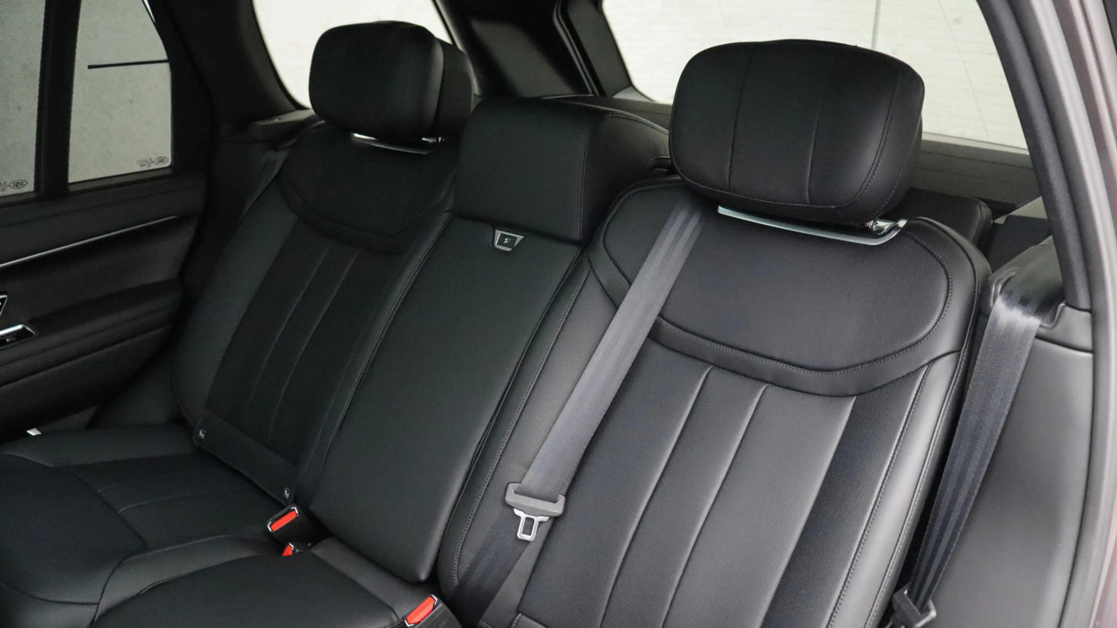 Land Rover Range Rover P550e Autobiography | Meridian Signature | Head-up — photo 33
