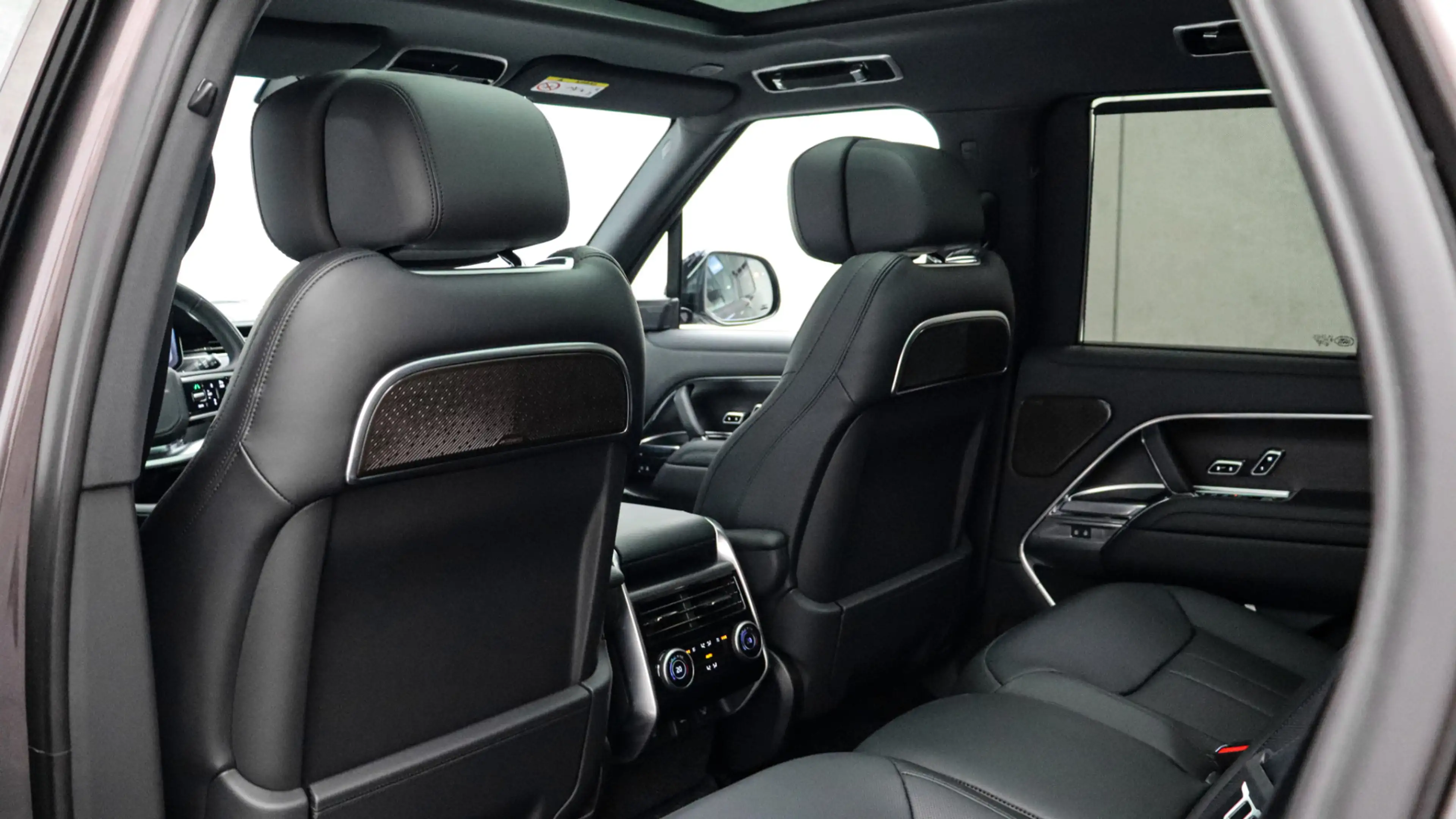 Land Rover Range Rover P550e Autobiography | Meridian Signature | Head-up — photo 30