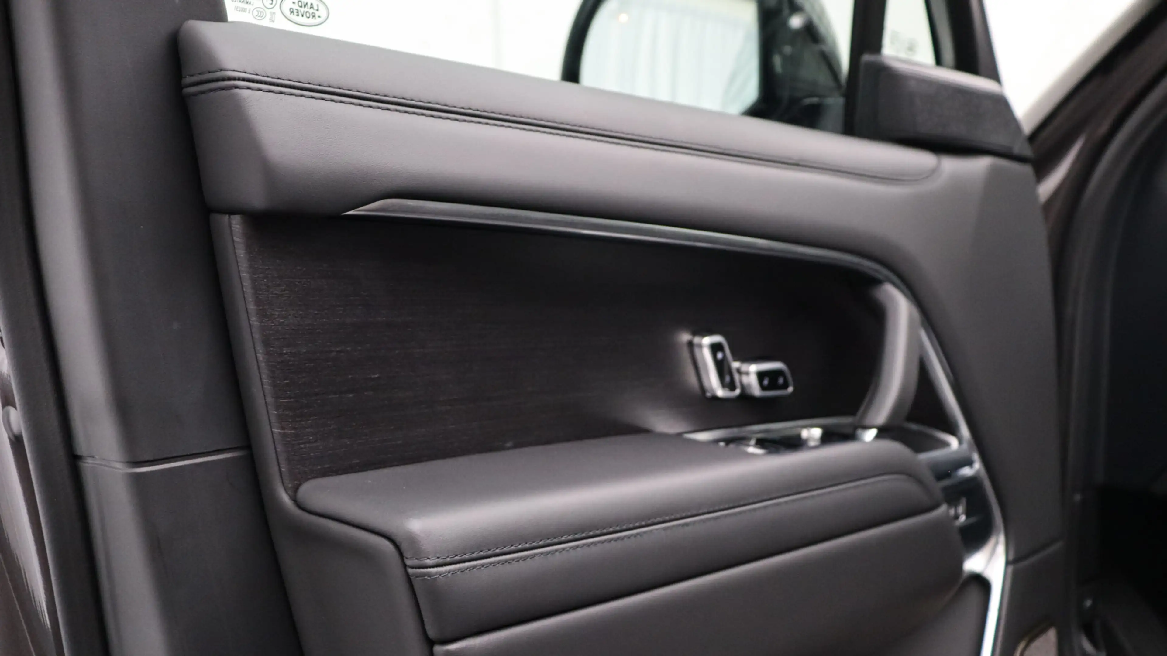 Land Rover Range Rover P550e Autobiography | Meridian Signature | Head-up — photo 21