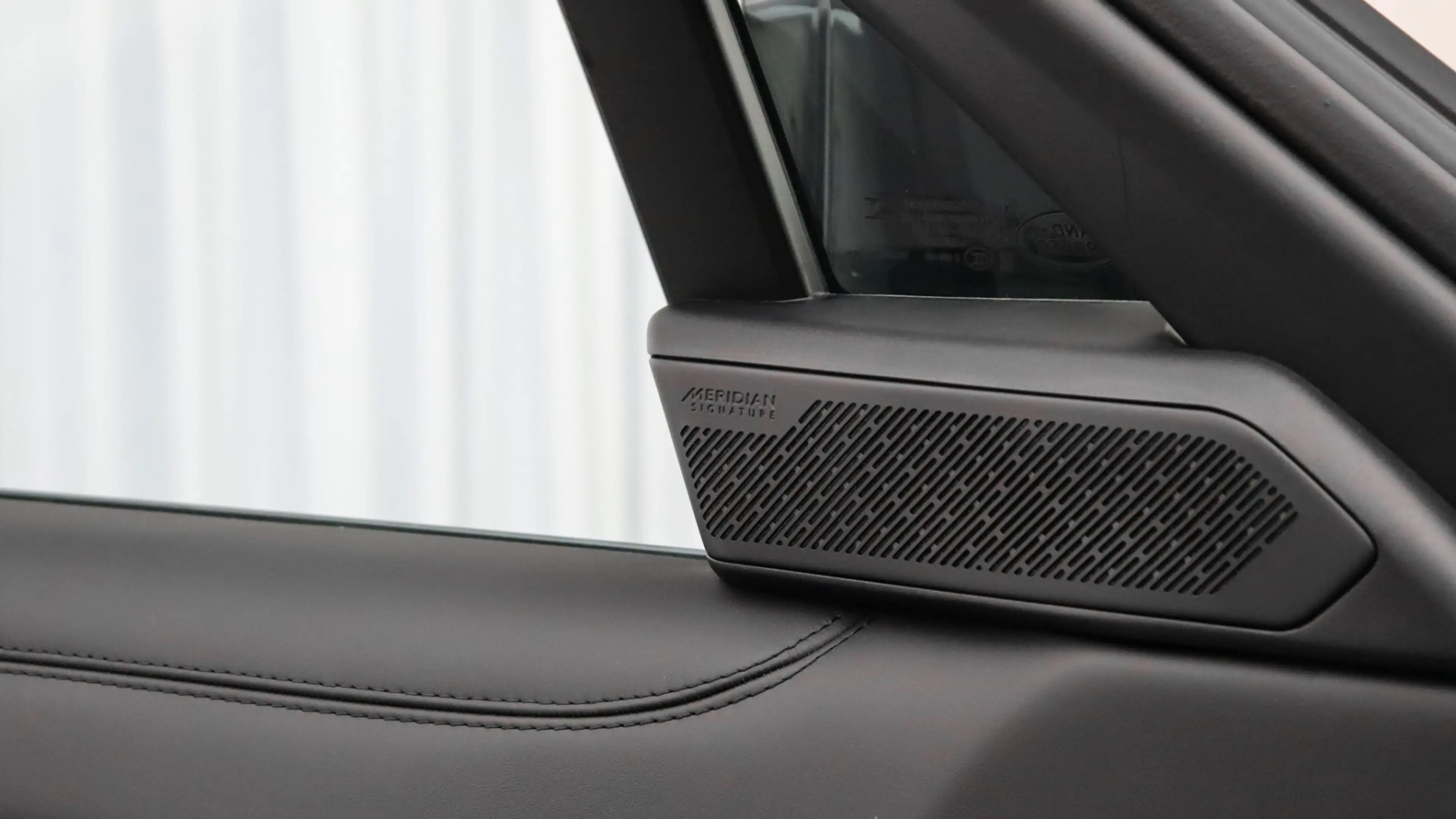 Land Rover Range Rover P550e Autobiography | Meridian Signature | Head-up — photo 8