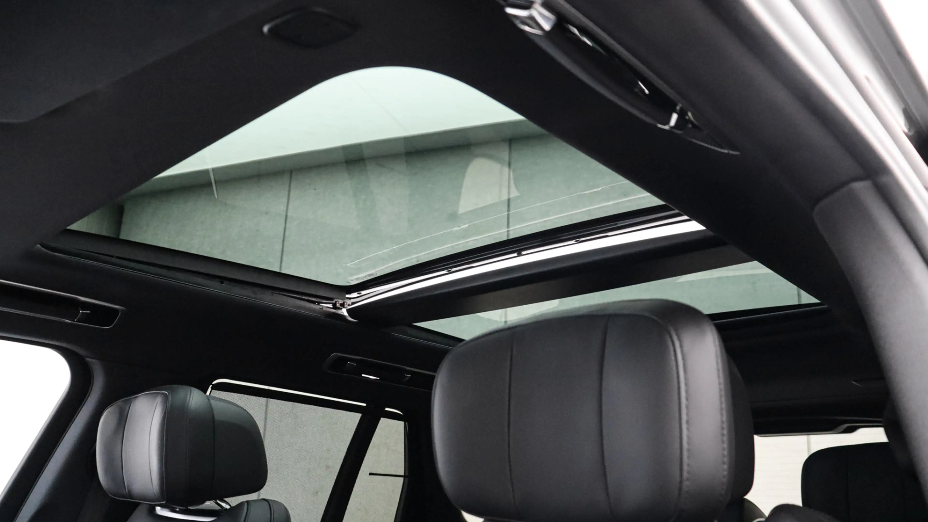 Land Rover Range Rover P550e Autobiography | Meridian Signature | Head-up — photo 7