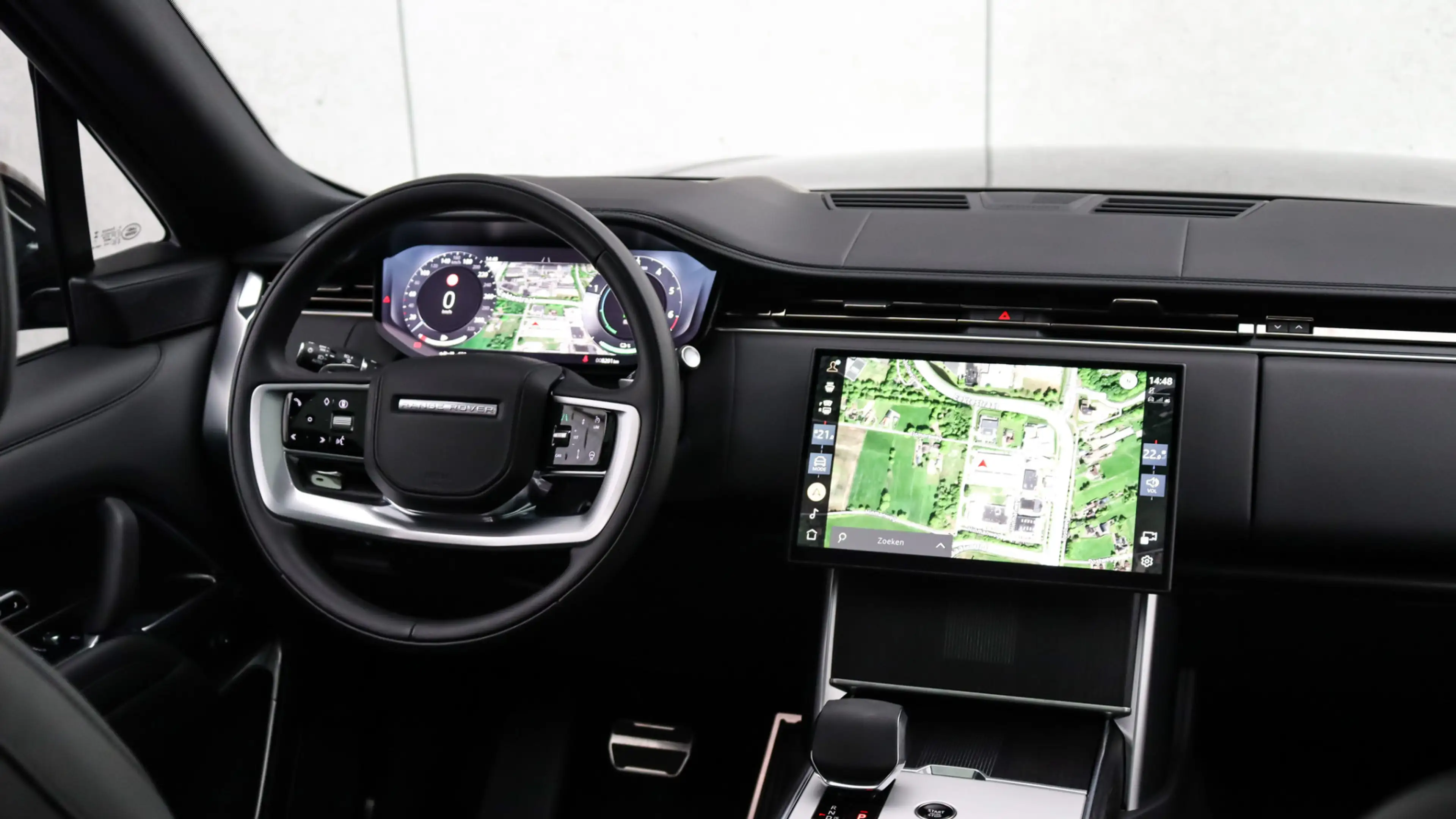 Land Rover Range Rover P550e Autobiography | Meridian Signature | Head-up — photo 11