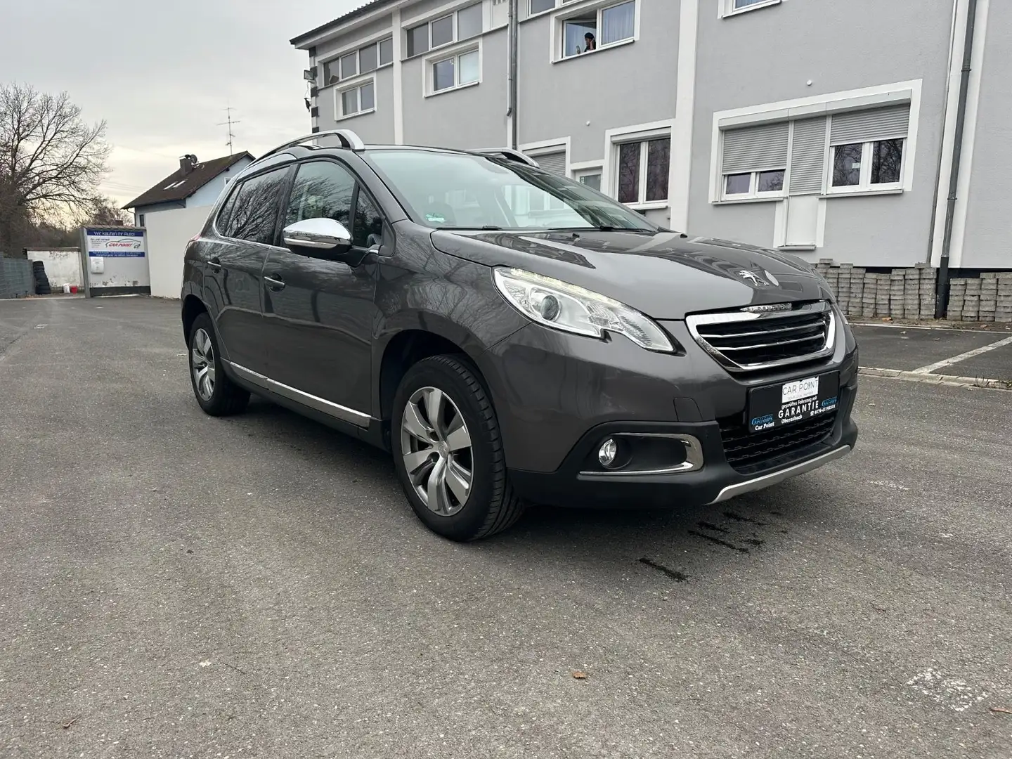 Peugeot 2008 Allure Grau - 2