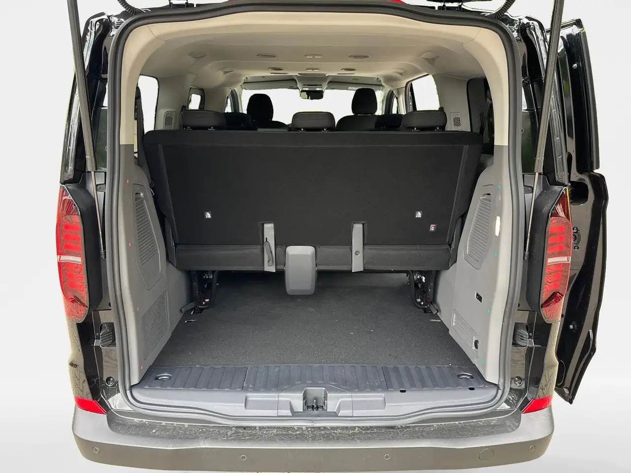 Volkswagen T7 Caravelle 2026 — фото 12