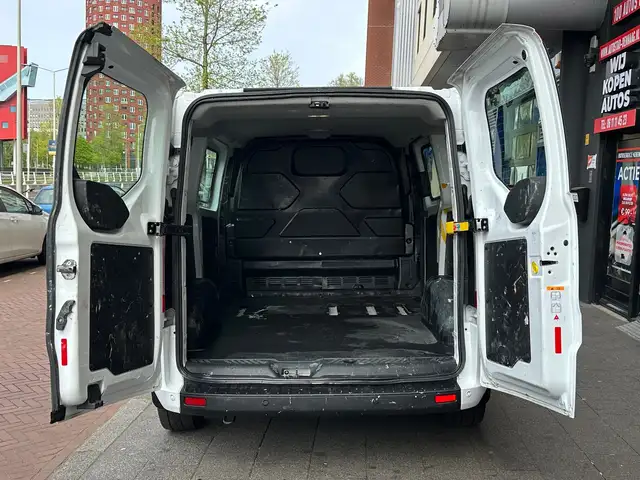Ford Transit Custom view 8
