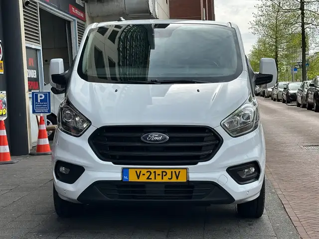 Ford Transit Custom view 6