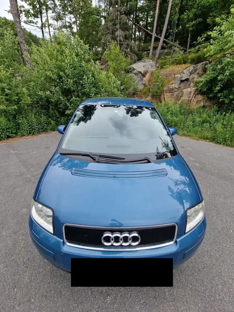 Audi A2 1.4i+16v Bleu - 2