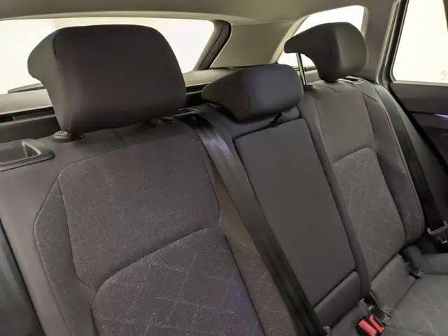 Volkswagen Golf view 8