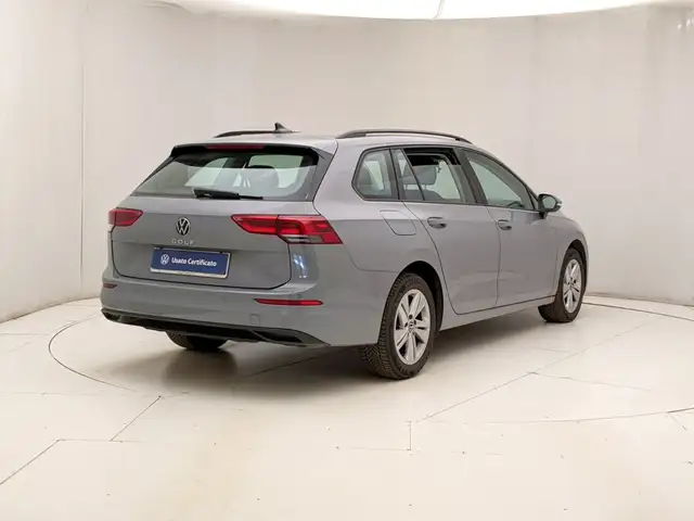 Volkswagen Golf view 4