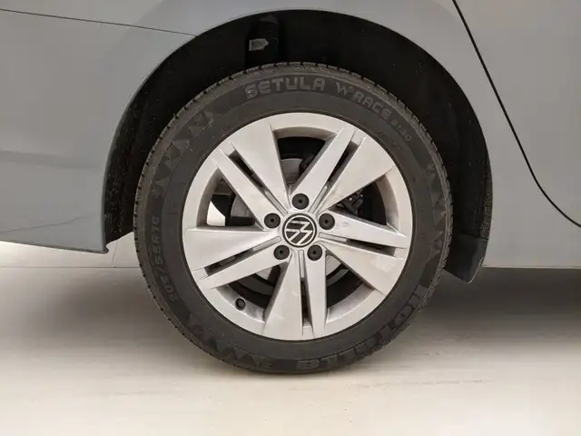 Volkswagen Golf view 9