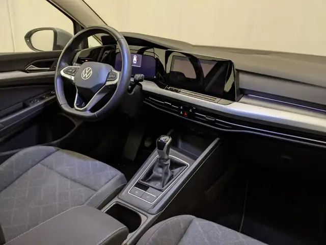 Volkswagen Golf view 6