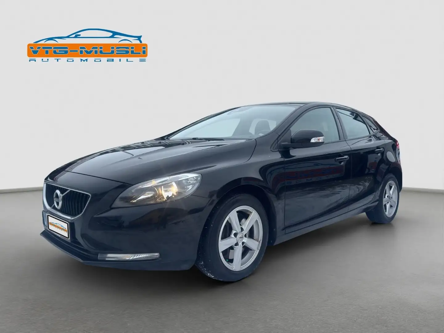 Volvo V40 Kinetic 2.0d * 120 PS * Automatik * Schwarz - 1