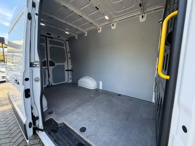 Volkswagen Crafter view 11