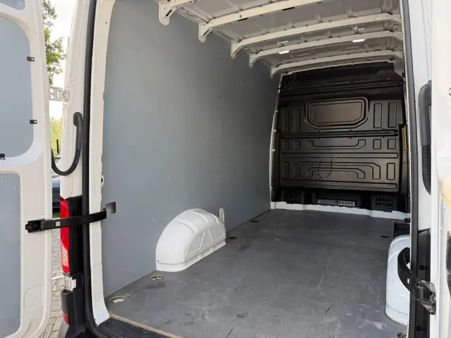 Volkswagen Crafter view 15