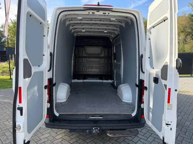 Volkswagen Crafter view 13