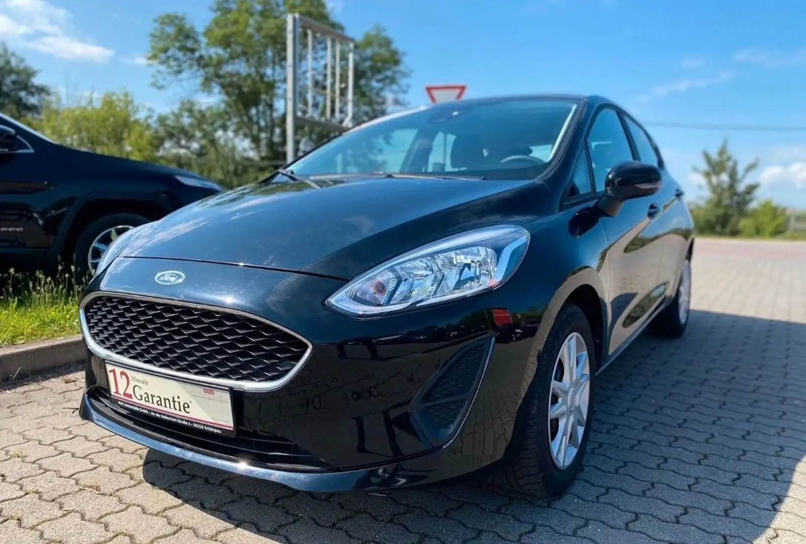 Ford Fiesta Trend Zwart - 1