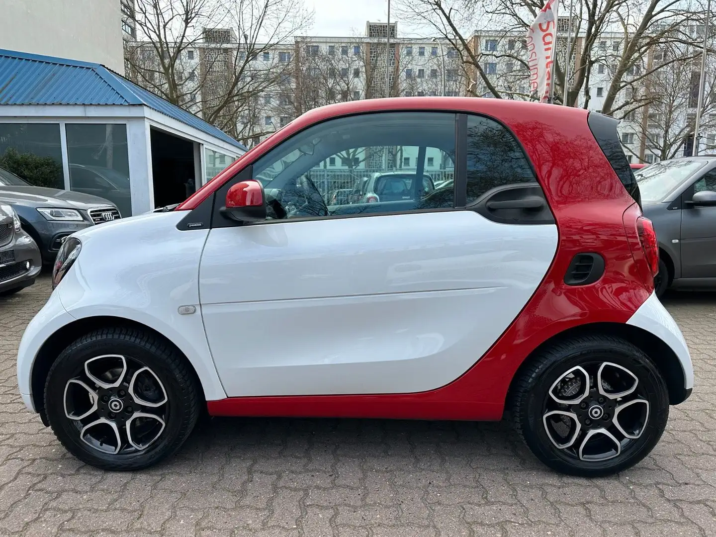smart forTwo fortwo 66kW passion DCT*PANO*SHZ*COOL&AUDIO* Bílá - 2