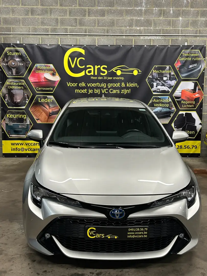 Toyota Corolla 1.8 Hybrid Dynamic GPF e-CVT Zilver - 1