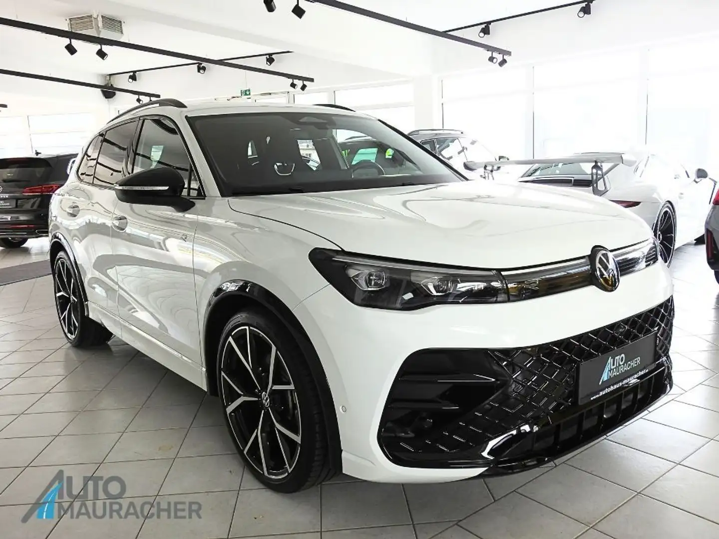 Volkswagen Tiguan 2.0 TDI R-Line DSG*IQ*BLACK-STYLE*AHK* Weiß - 2