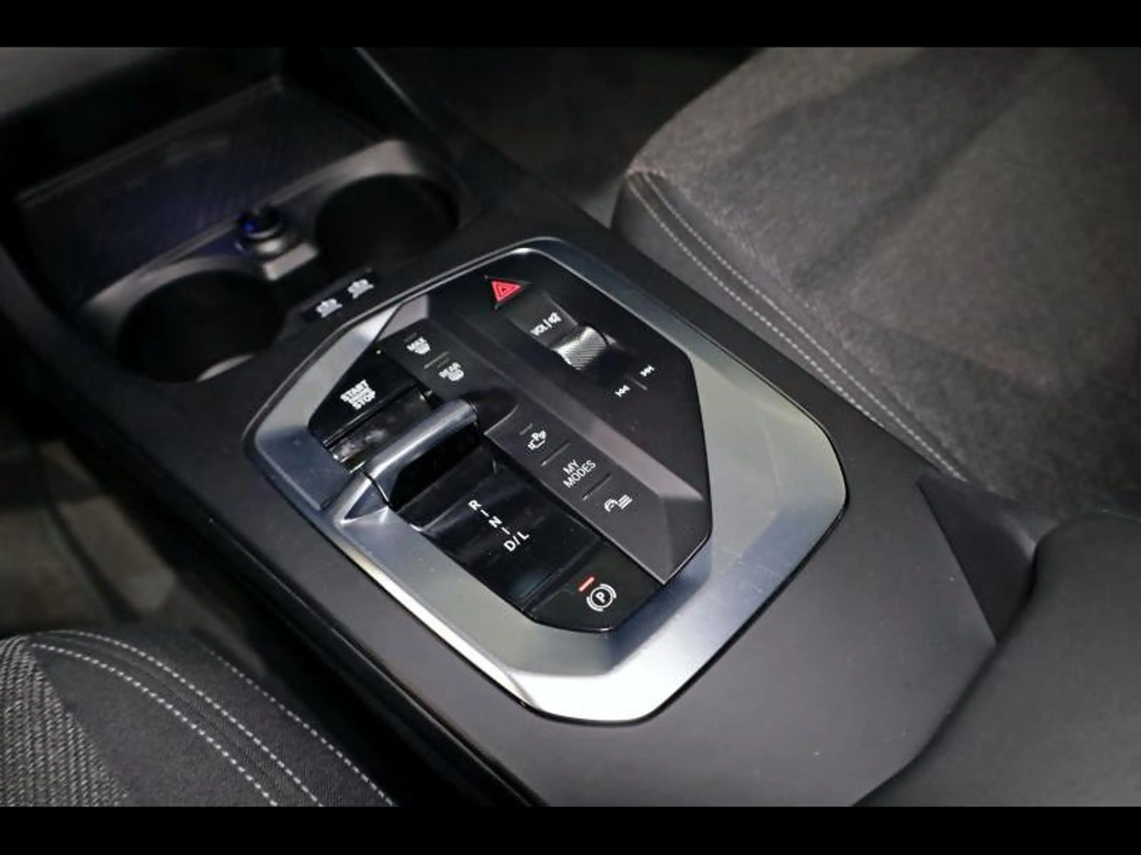 BMW 120 Hatch M Sport Design — photo 13
