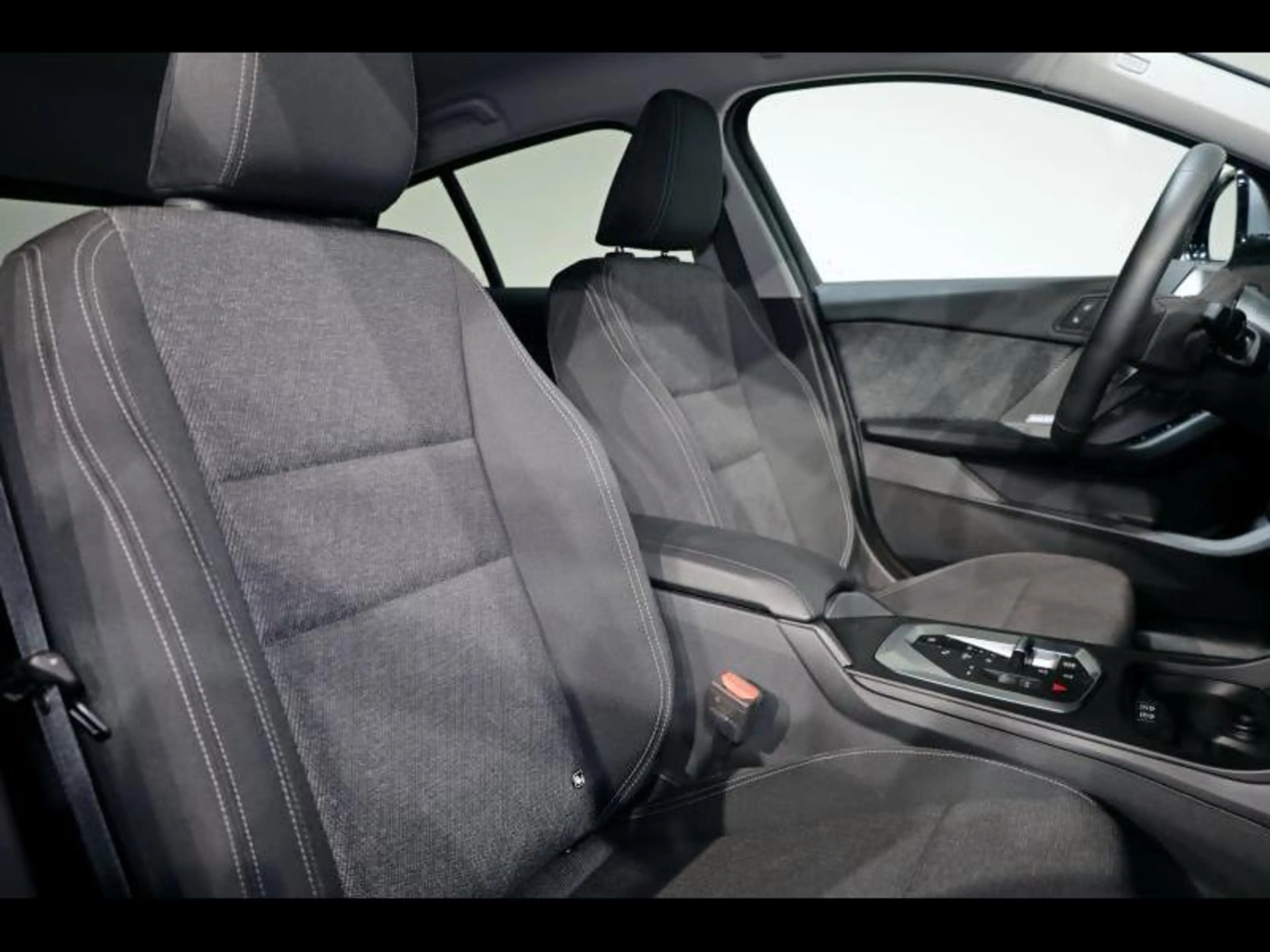 BMW 120 Hatch M Sport Design — photo 11