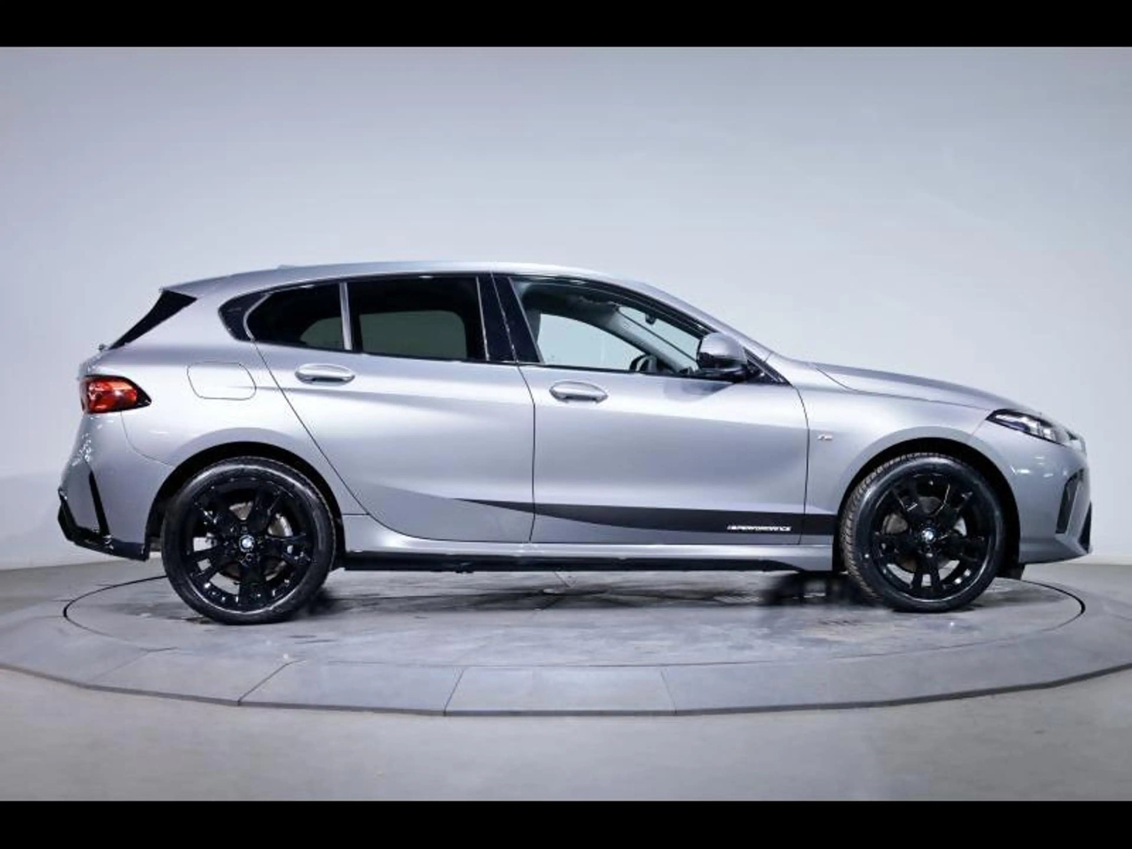 BMW 120 Hatch M Sport Design — photo 3