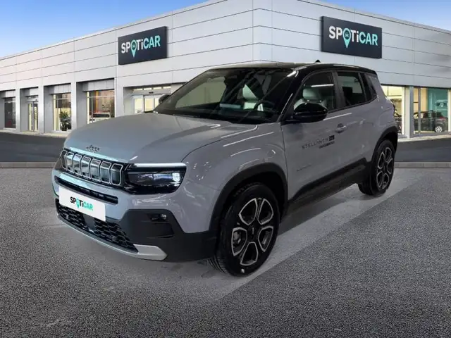 Jeep Avenger 1 1.2 e-Hybrid Summit