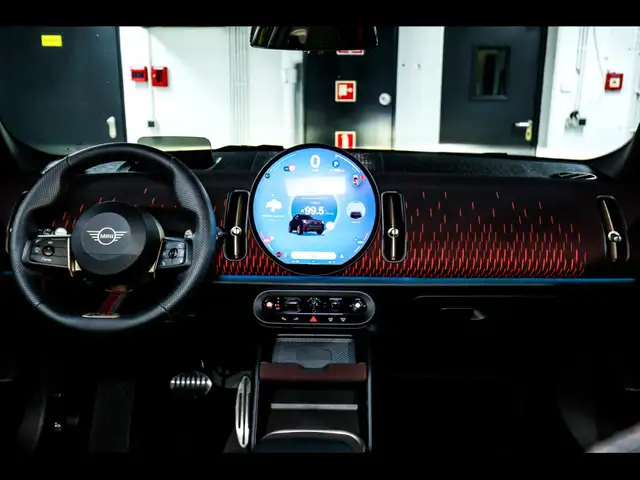 Mini Countryman view 14